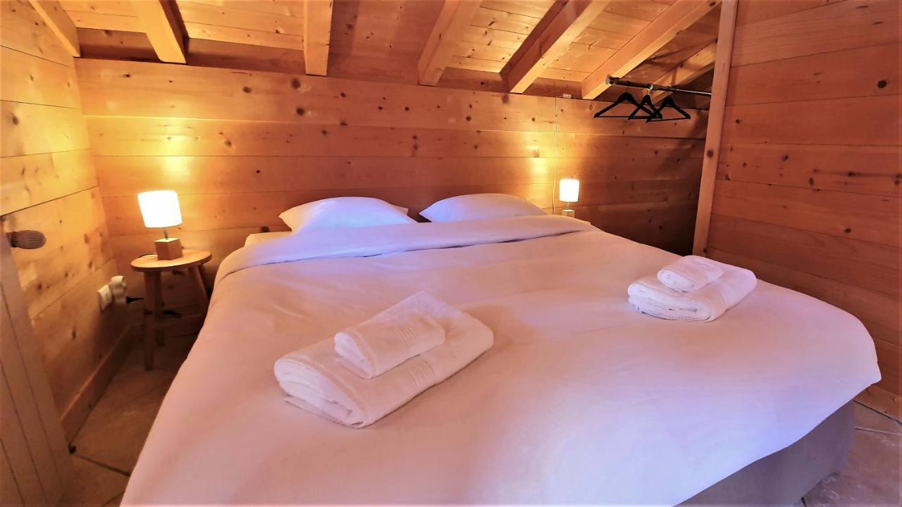 Bienvenue Dans Notre Chalet! Appartement Les Sitelles Le Grand-Bornand Exterior photo